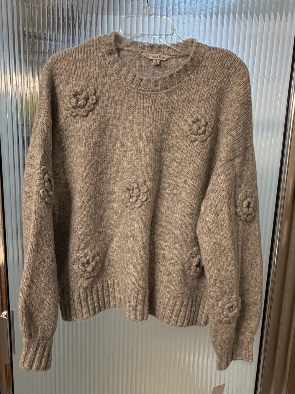 Women's Cozy Flower-Appliqué Sweater — Heather Gray